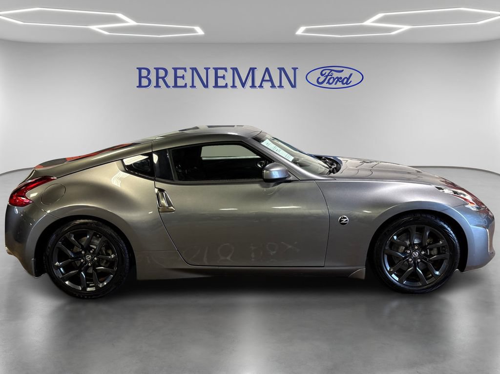 Used 2020 Nissan 370Z Coupe RWD image 5