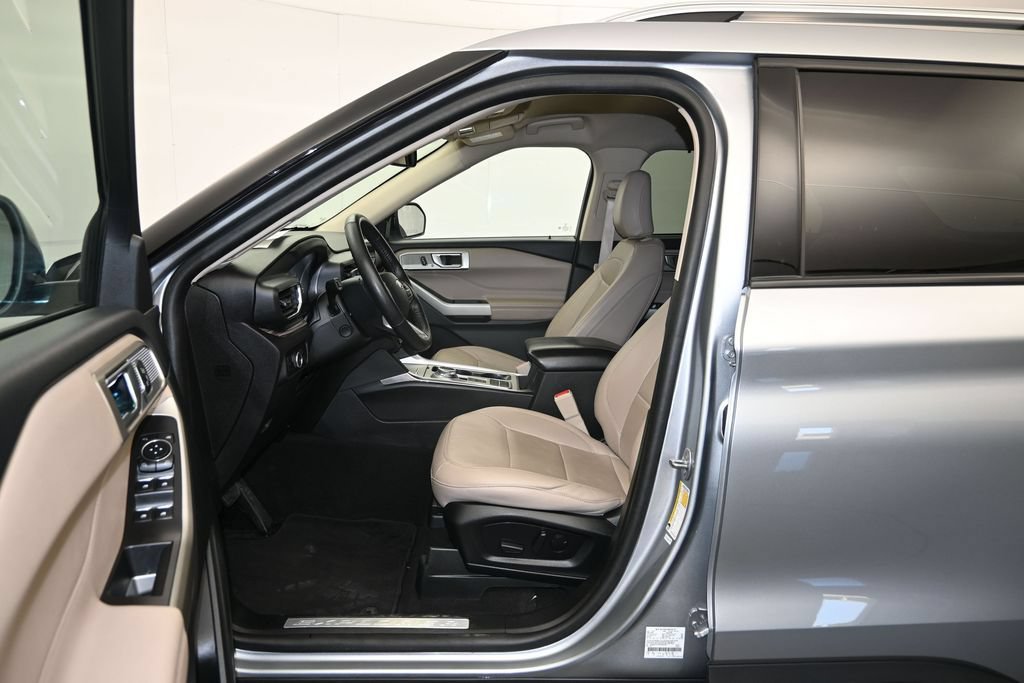 Certified 2023 Ford Explorer Limited w/ Equipment Group 301A RWD image 20
