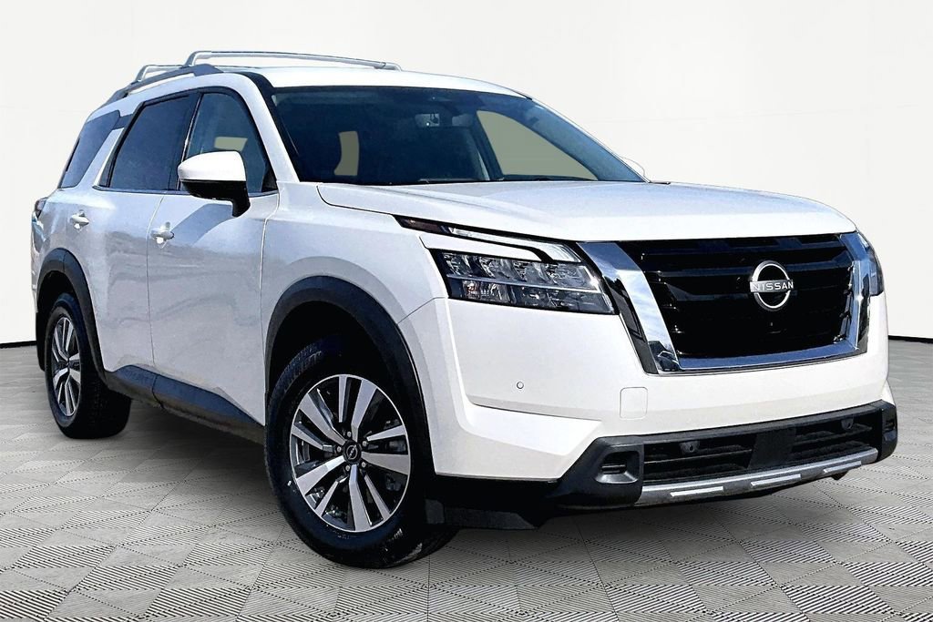 Used 2024 Nissan Pathfinder SL FWD image 5