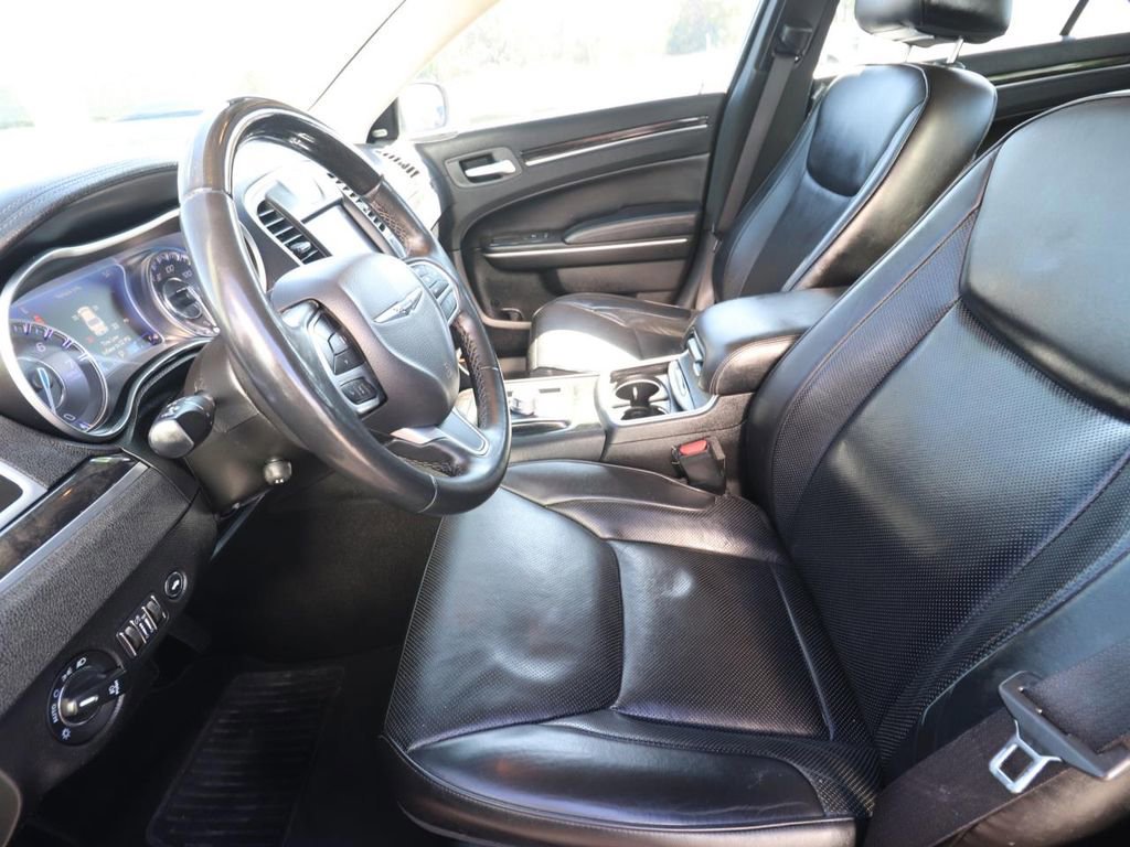 Used 2019 Chrysler 300 Limited image 8