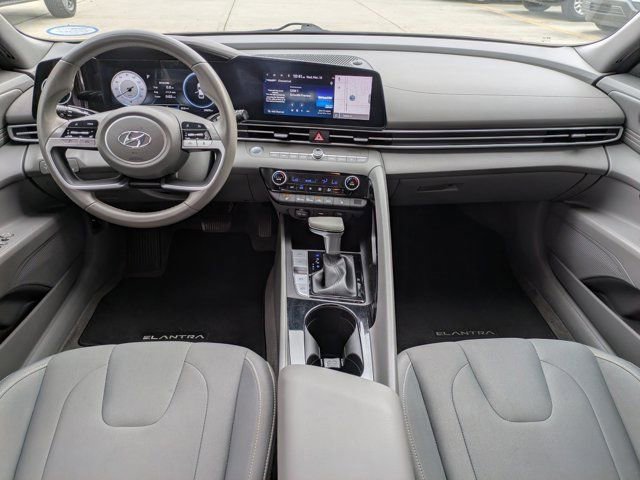 Used 2023 Hyundai Elantra SEL w/ Convenience Package image 12