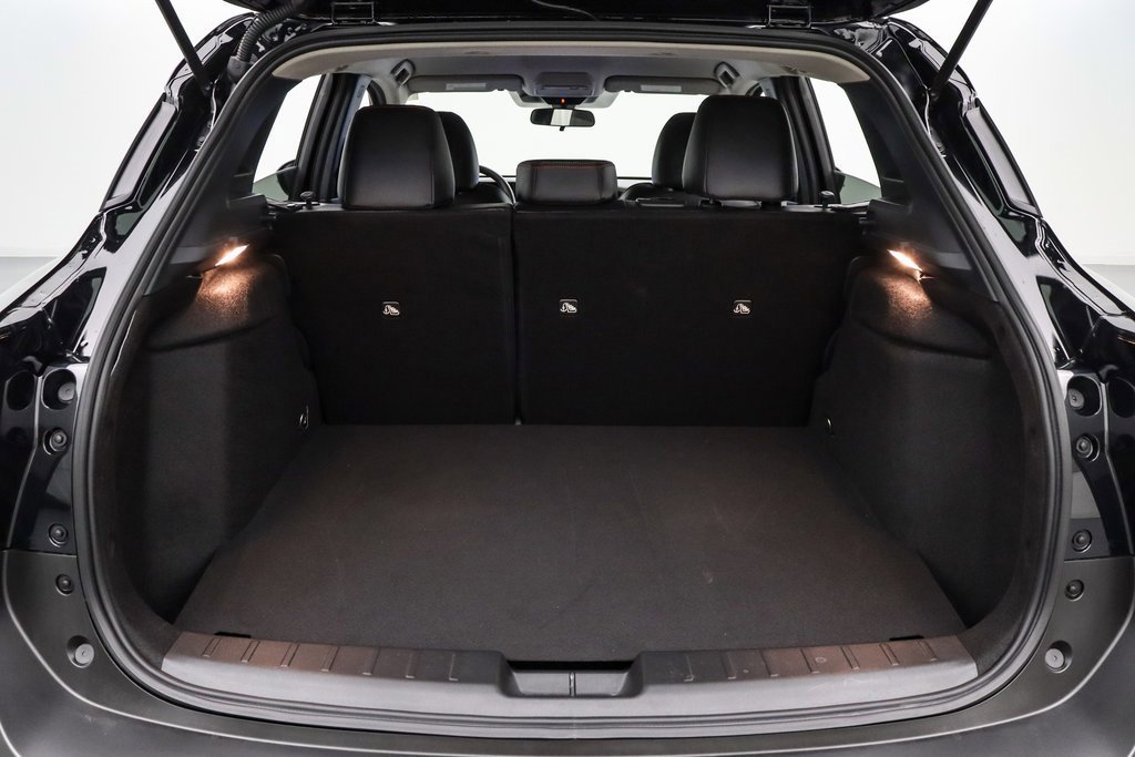 Used 2025 Nissan Kicks SR image 19