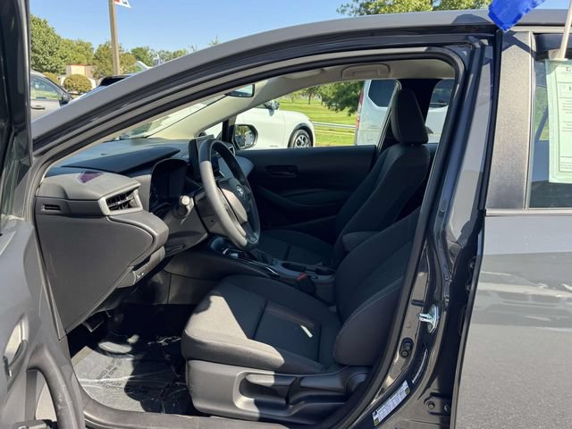 Used 2024 Toyota Corolla LE w/ LE Convenience Package FWD image 17