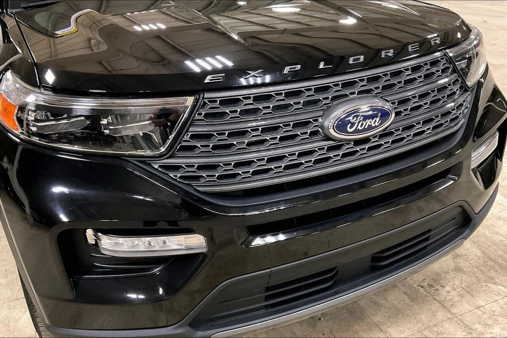 Certified 2023 Ford Explorer XLT w/ Equipment Group 202A AWD/4WD image 29