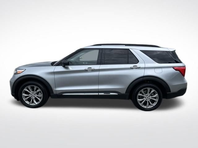Certified 2023 Ford Explorer XLT w/ Equipment Group 202A RWD image 4