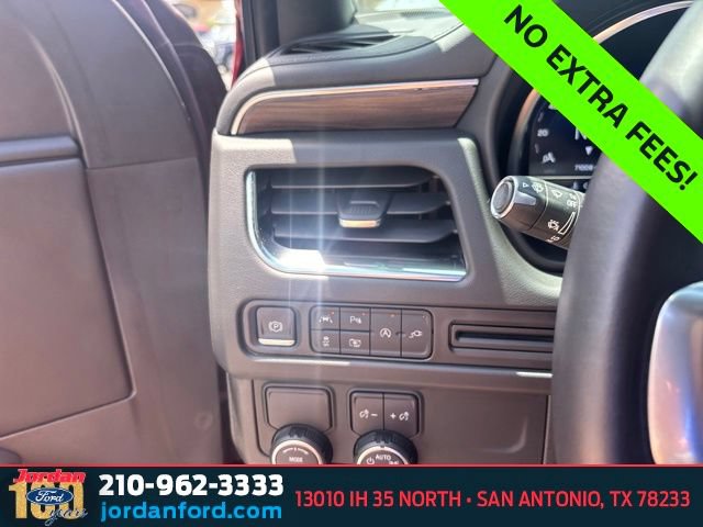 Used 2022 Chevrolet Suburban LT w/ Luxury Package RWD image 24