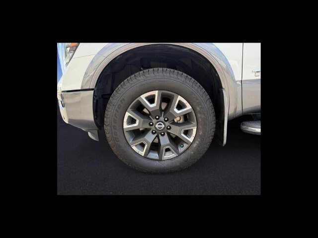 Used 2021 Nissan Titan Platinum Reserve w/ Moonroof Package AWD/4WD image 10