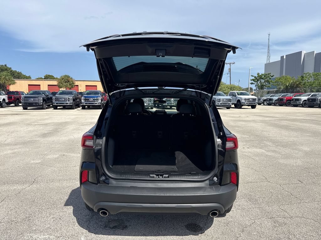Certified 2025 Ford Escape ST-Line FWD image 28