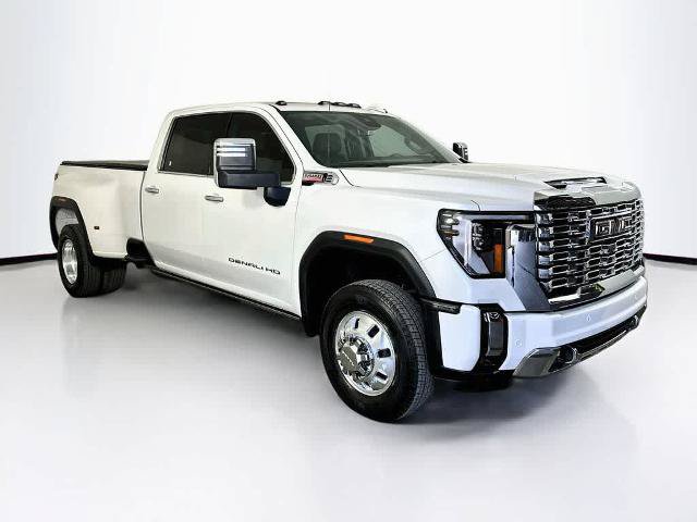 Used 2024 GMC Sierra 3500 Denali w/ Denali Reserve Package AWD/4WD image 23