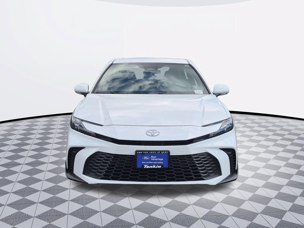 Used 2025 Toyota Camry SE FWD image 9