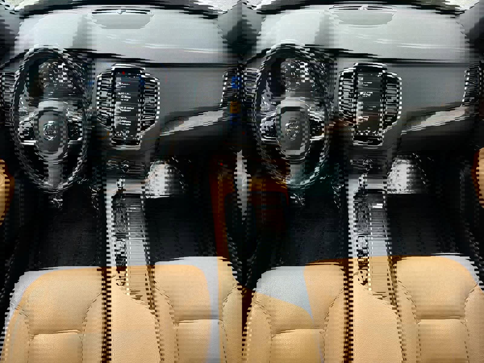 Used 2018 Volvo XC90 T6 Momentum w/ Convenience Package image 16