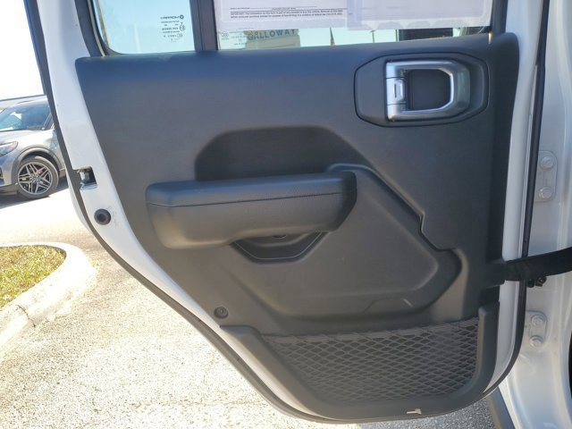 Used 2022 Jeep Wrangler Unlimited Sport image 14