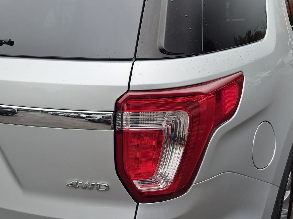 Certified 2018 Ford Explorer Limited AWD/4WD image 13