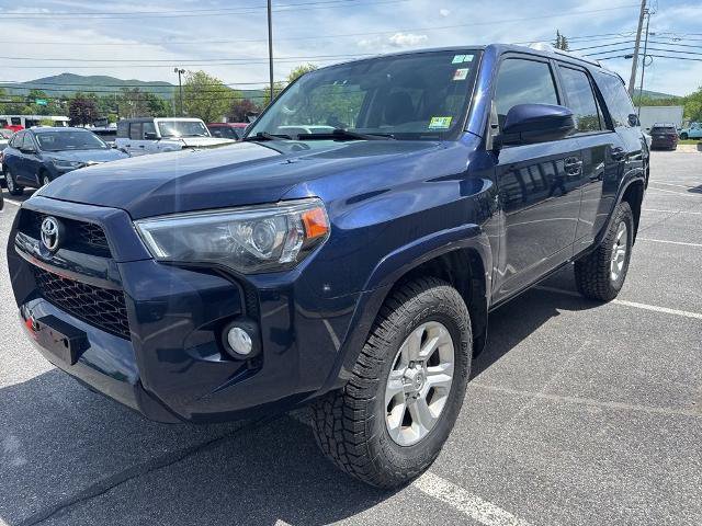 Used 2018 Toyota 4Runner SR5 AWD/4WD image 7