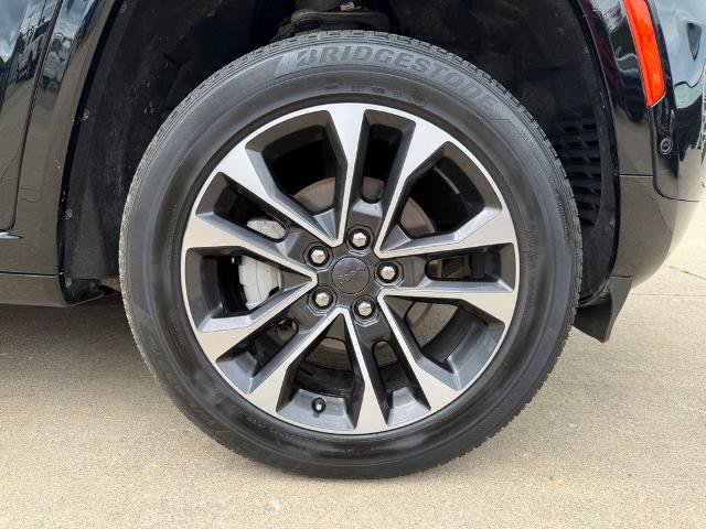 Used 2023 Jeep Grand Cherokee Overland AWD/4WD image 11