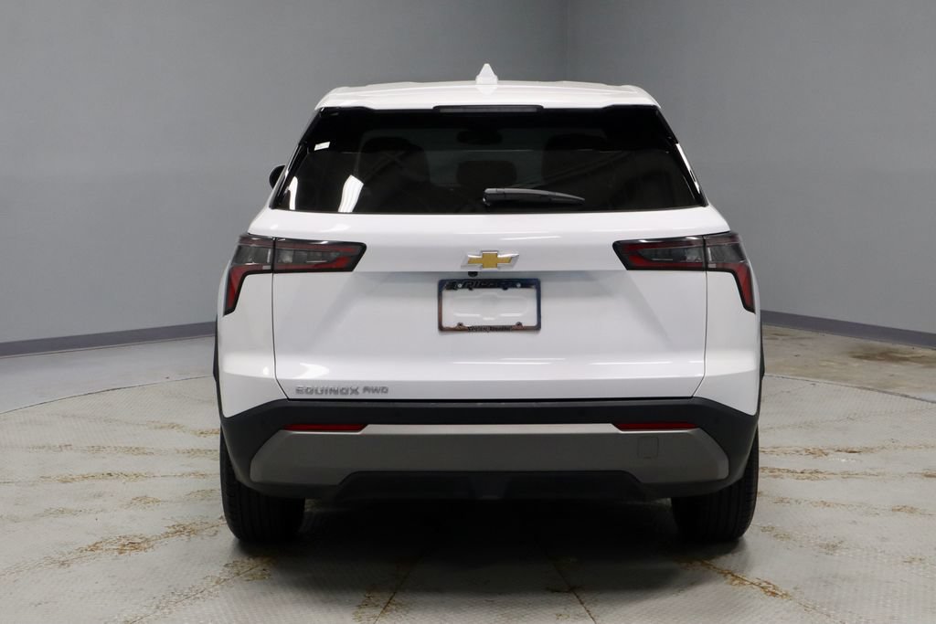 Used 2025 Chevrolet Equinox LT AWD/4WD image 11