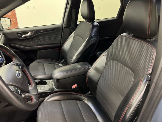 Certified 2023 Ford Escape ST-Line AWD/4WD image 4