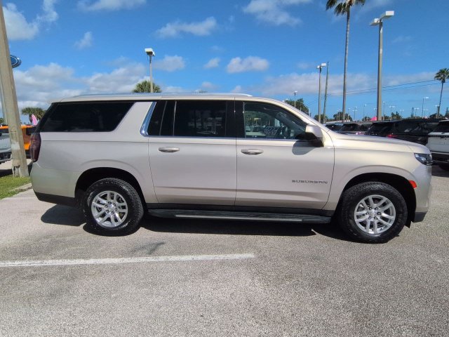 Used 2023 Chevrolet Suburban LT AWD/4WD image 3