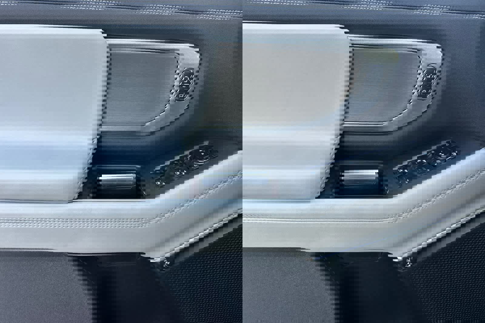 Certified 2025 Ford Expedition Platinum image 12