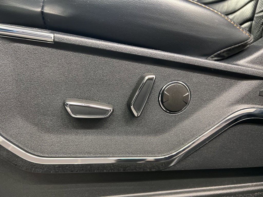 Certified 2022 Ford F150 Platinum w/ Equipment Group 701A High image 28