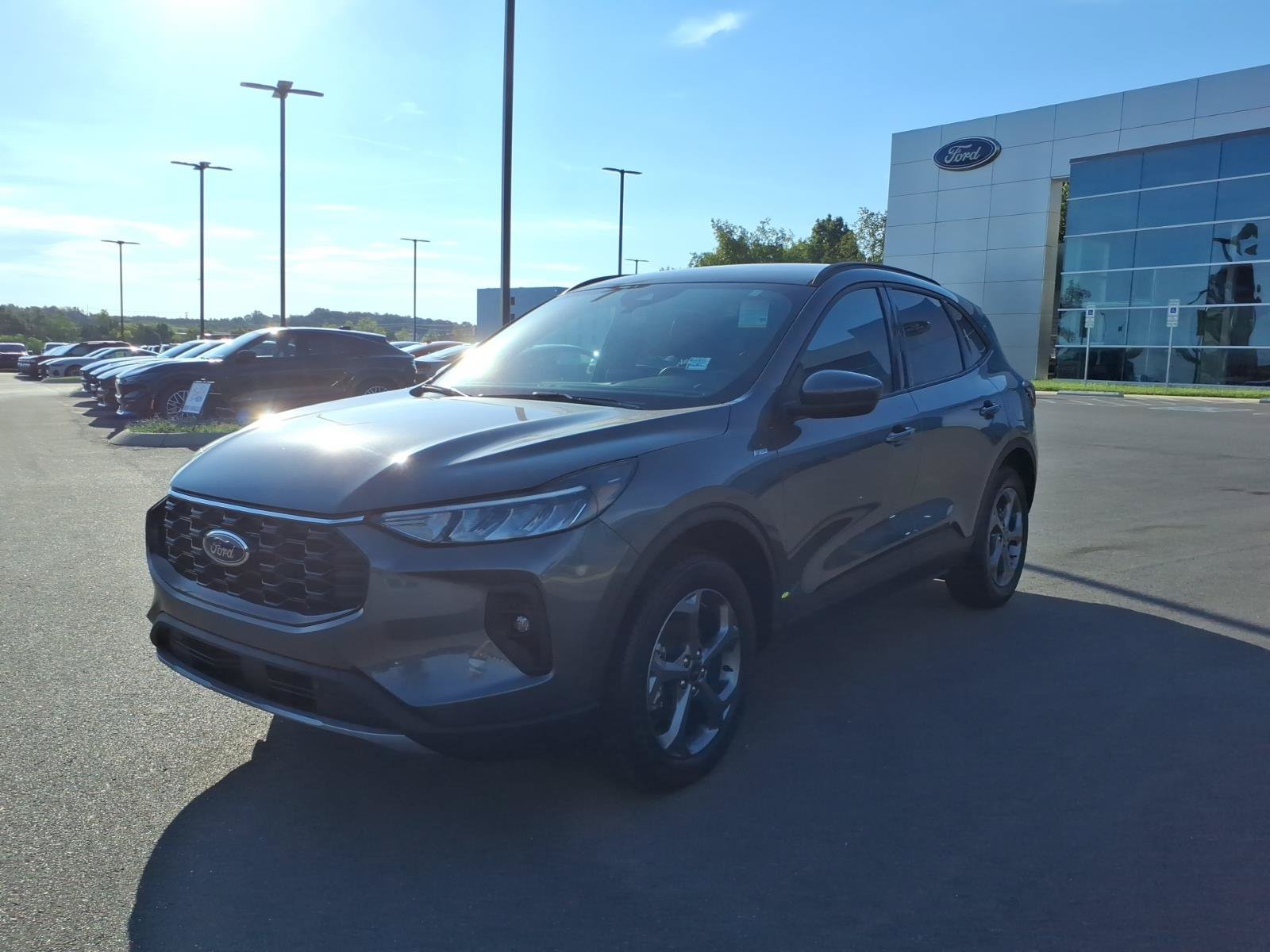 Certified 2025 Ford Escape ST-Line Select AWD/4WD image 7