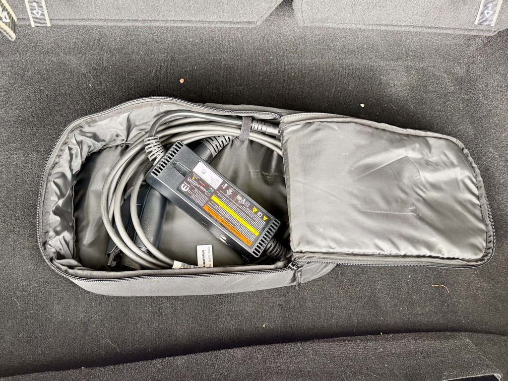 Used 2024 Chrysler Pacifica Select image 16