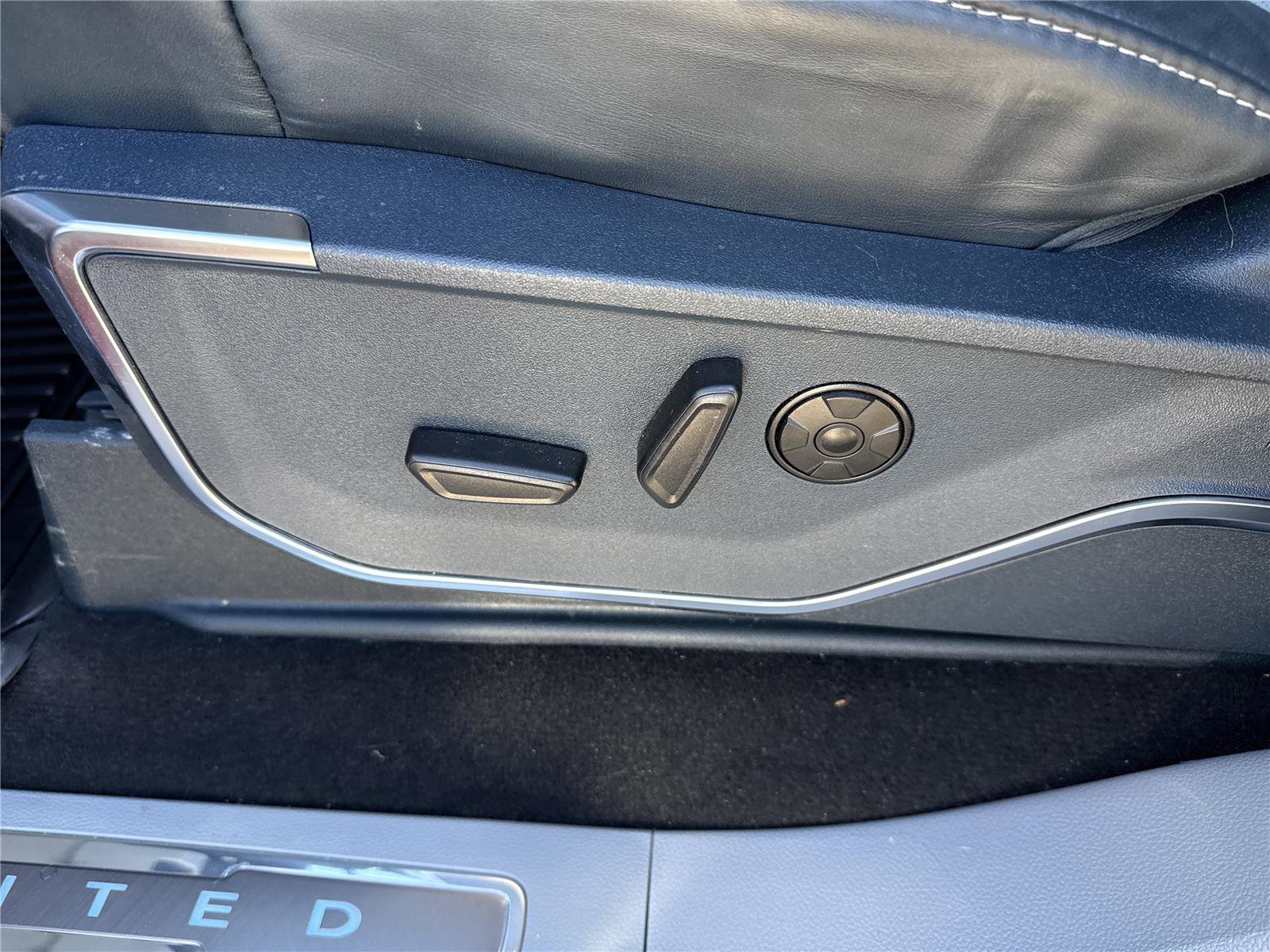 Certified 2024 Ford F350 Limited image 27