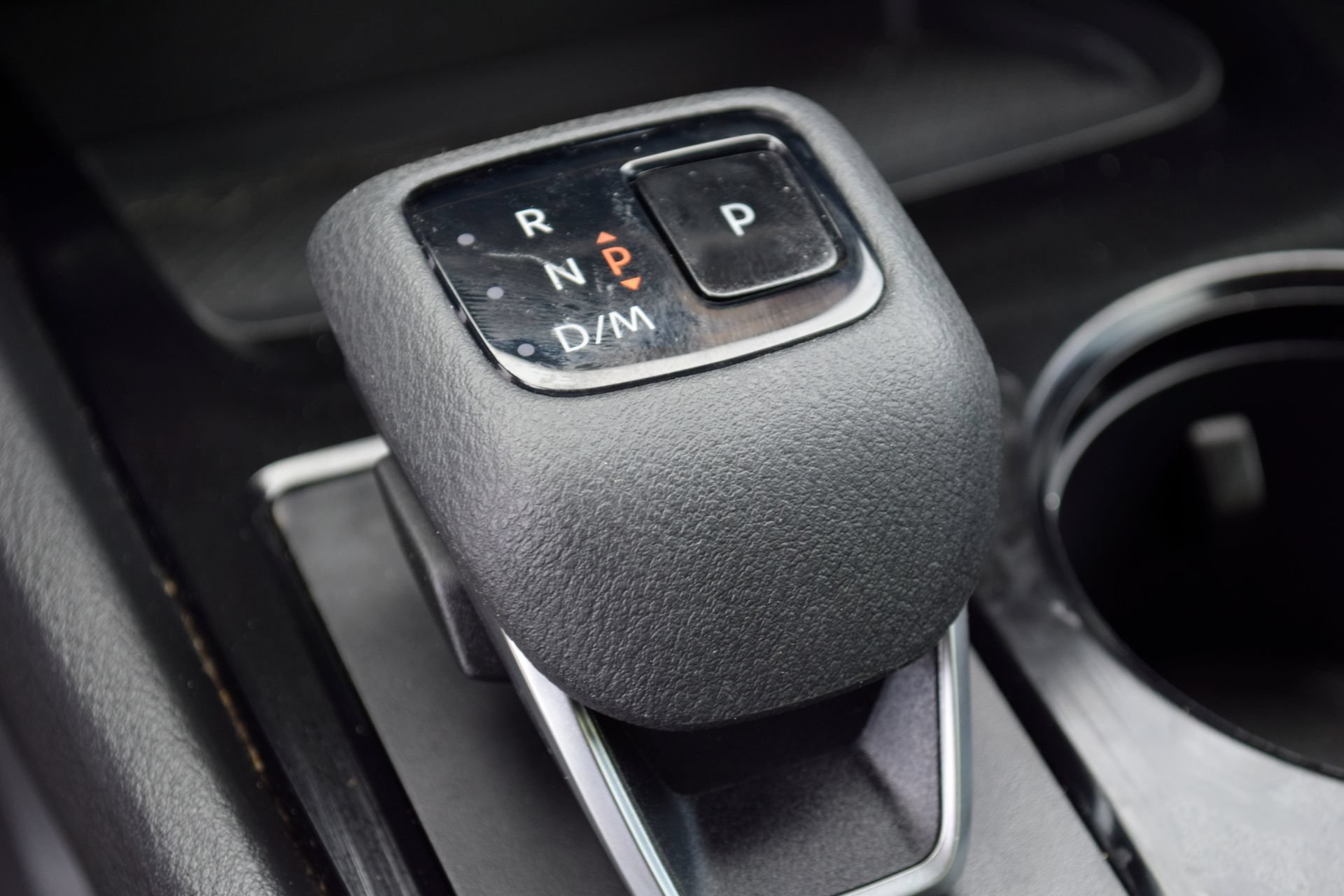 Used 2023 Nissan Rogue SV FWD image 10