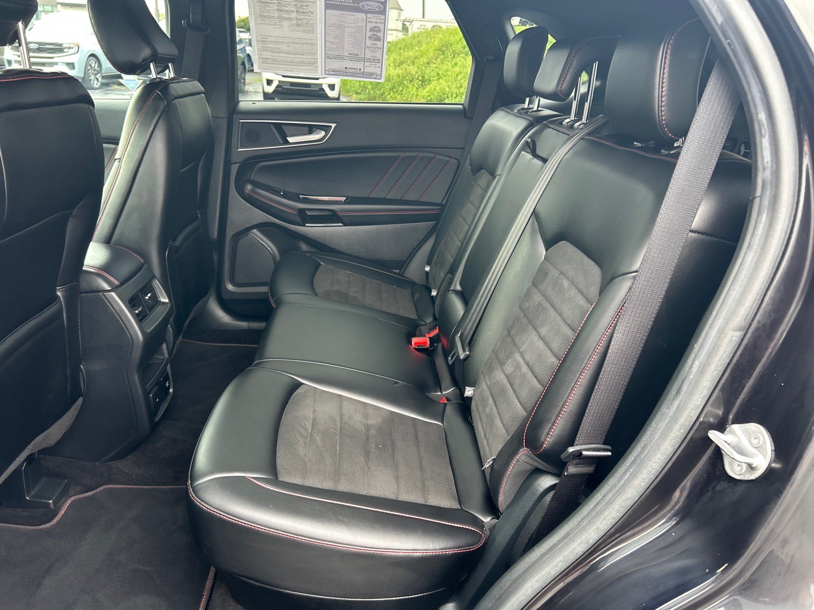 Certified 2020 Ford Edge ST-Line w/ Cold Weather Package AWD/4WD image 8