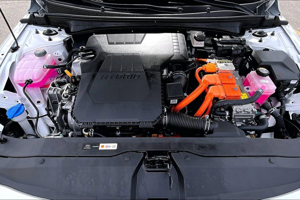 Used 2025 Hyundai Elantra SEL FWD image 11
