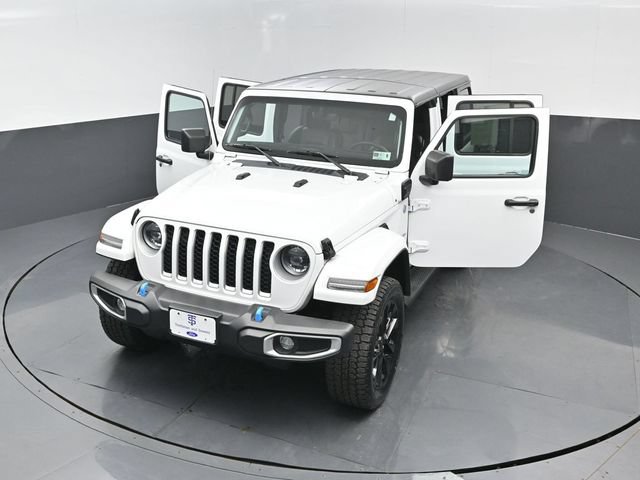 Used 2023 Jeep Wrangler Unlimited Sahara AWD/4WD image 23