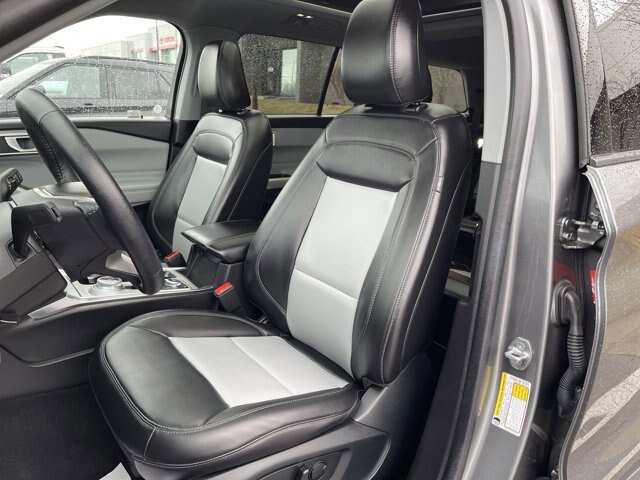 Certified 2023 Ford Explorer XLT w/ Equipment Group 202A AWD/4WD image 6