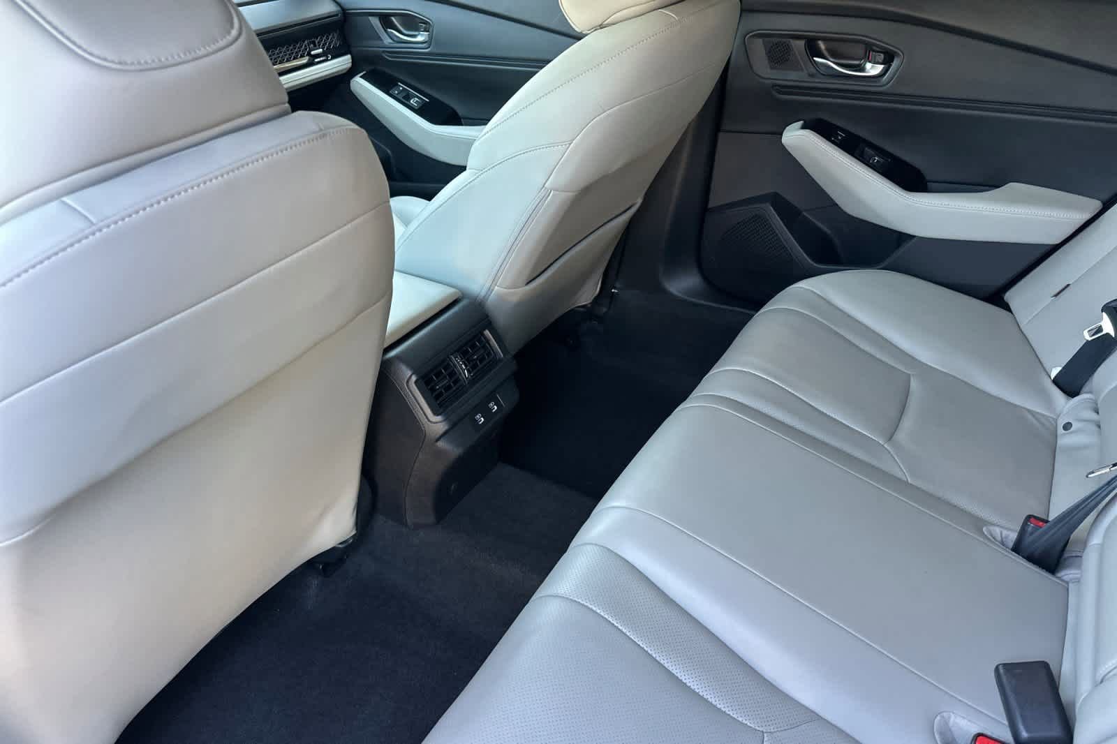 Used 2023 Honda Accord Touring image 4
