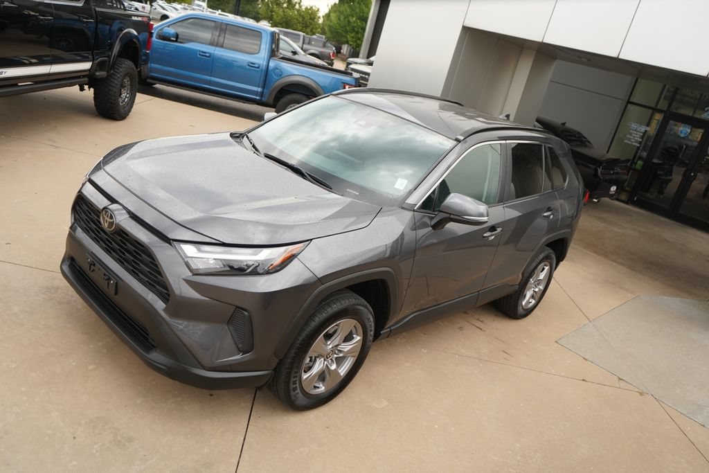 Used 2025 Toyota RAV4 XLE AWD/4WD image 13