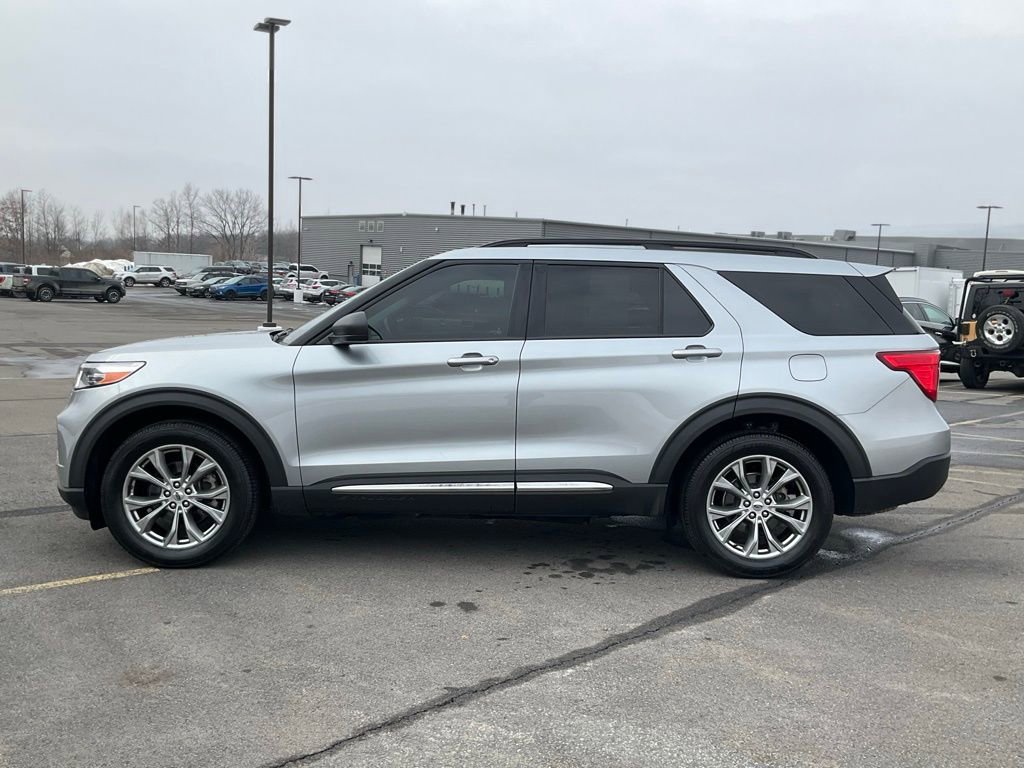 Certified 2022 Ford Explorer XLT w/ Equipment Group 202A image 29