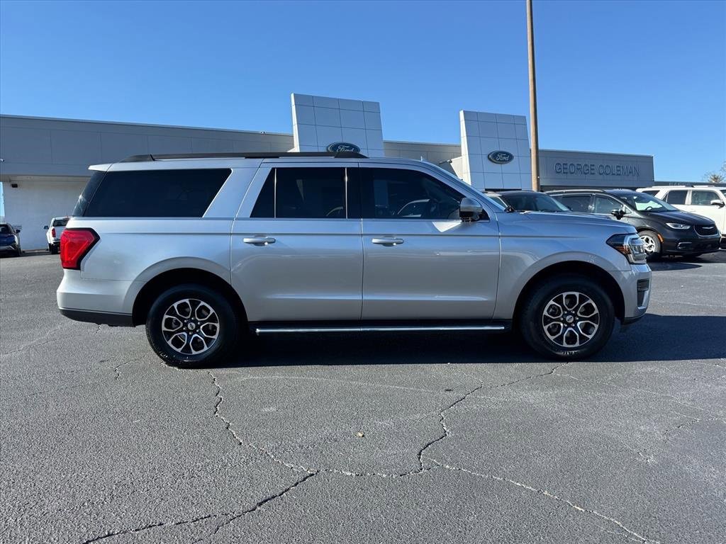 Certified 2023 Ford Expedition Max XLT image 3