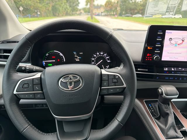 Used 2022 Toyota Sienna XLE FWD image 14