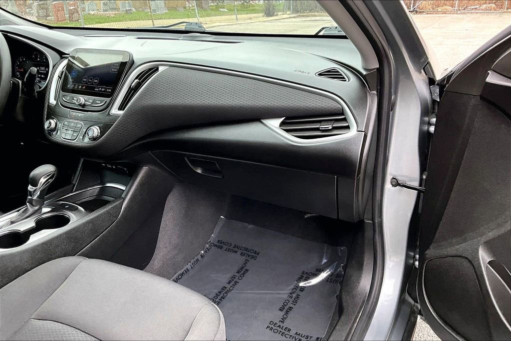 Used 2023 Chevrolet Malibu LT FWD image 15