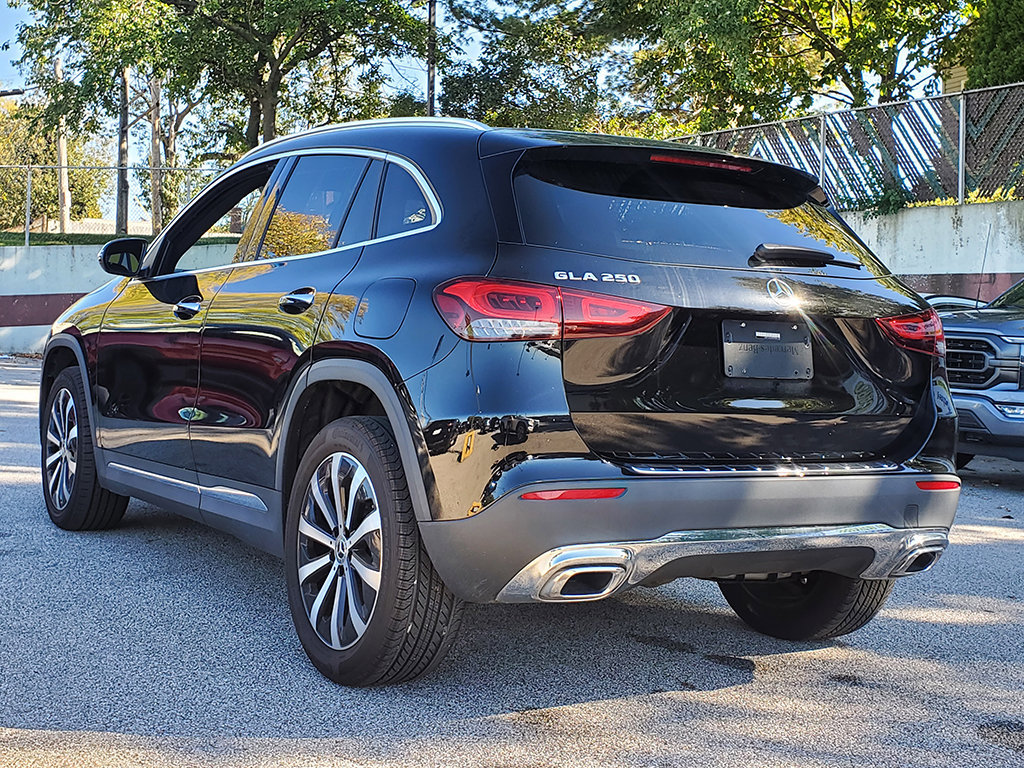 Used 2023 Mercedes-Benz GLA 250 w/ Premium Package image 9
