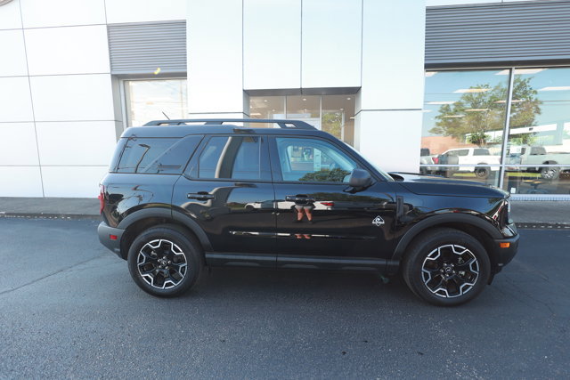 Certified 2025 Ford Bronco Sport Outer Banks w/ Outer Banks Tech Package+ AWD/4WD image 2
