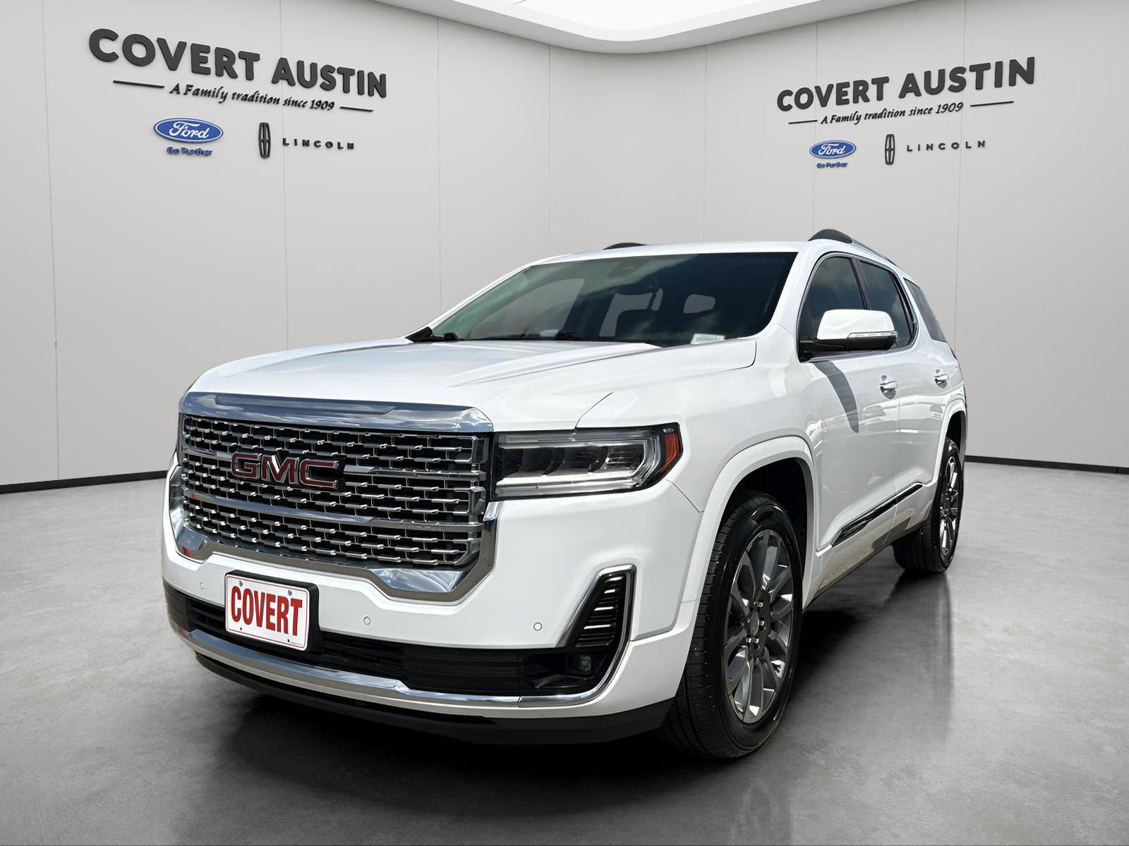 Used 2023 GMC Acadia Denali image 1