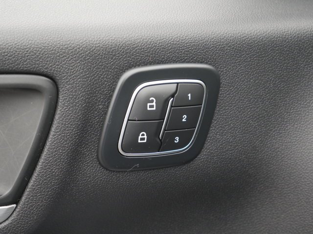 Certified 2025 Ford Escape Platinum AWD/4WD image 33