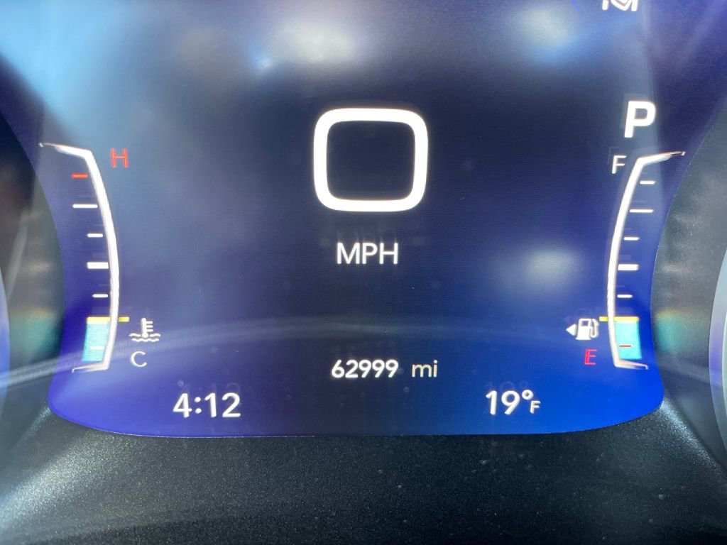 Used 2023 Chrysler Pacifica Touring-L image 13