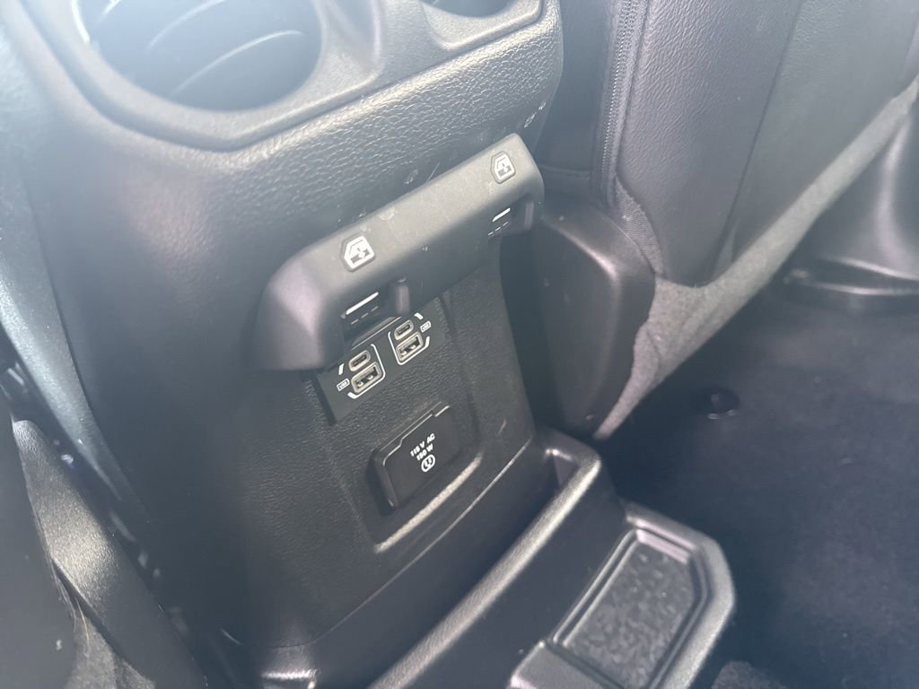 Used 2023 Jeep Wrangler Unlimited Sahara w/ Cold Weather Group image 34