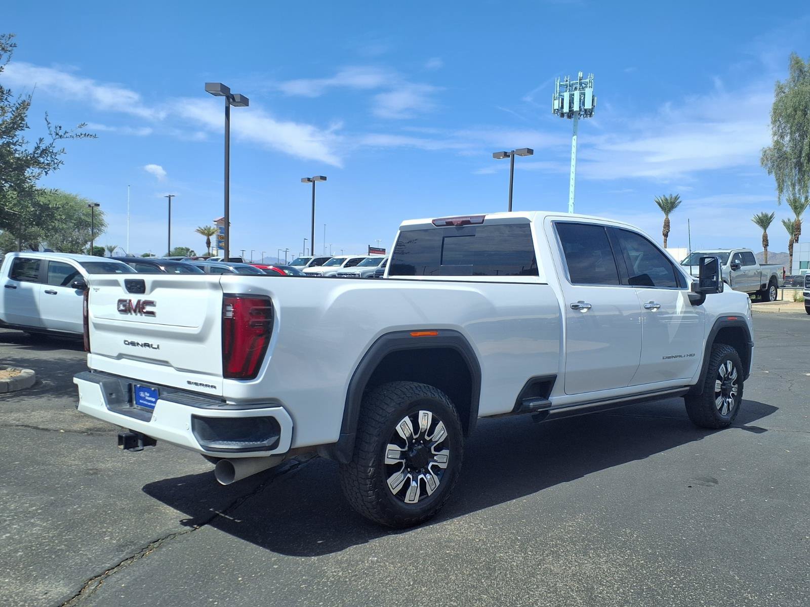 Used 2024 GMC Sierra 3500 Denali w/ Technology Package AWD/4WD image 6