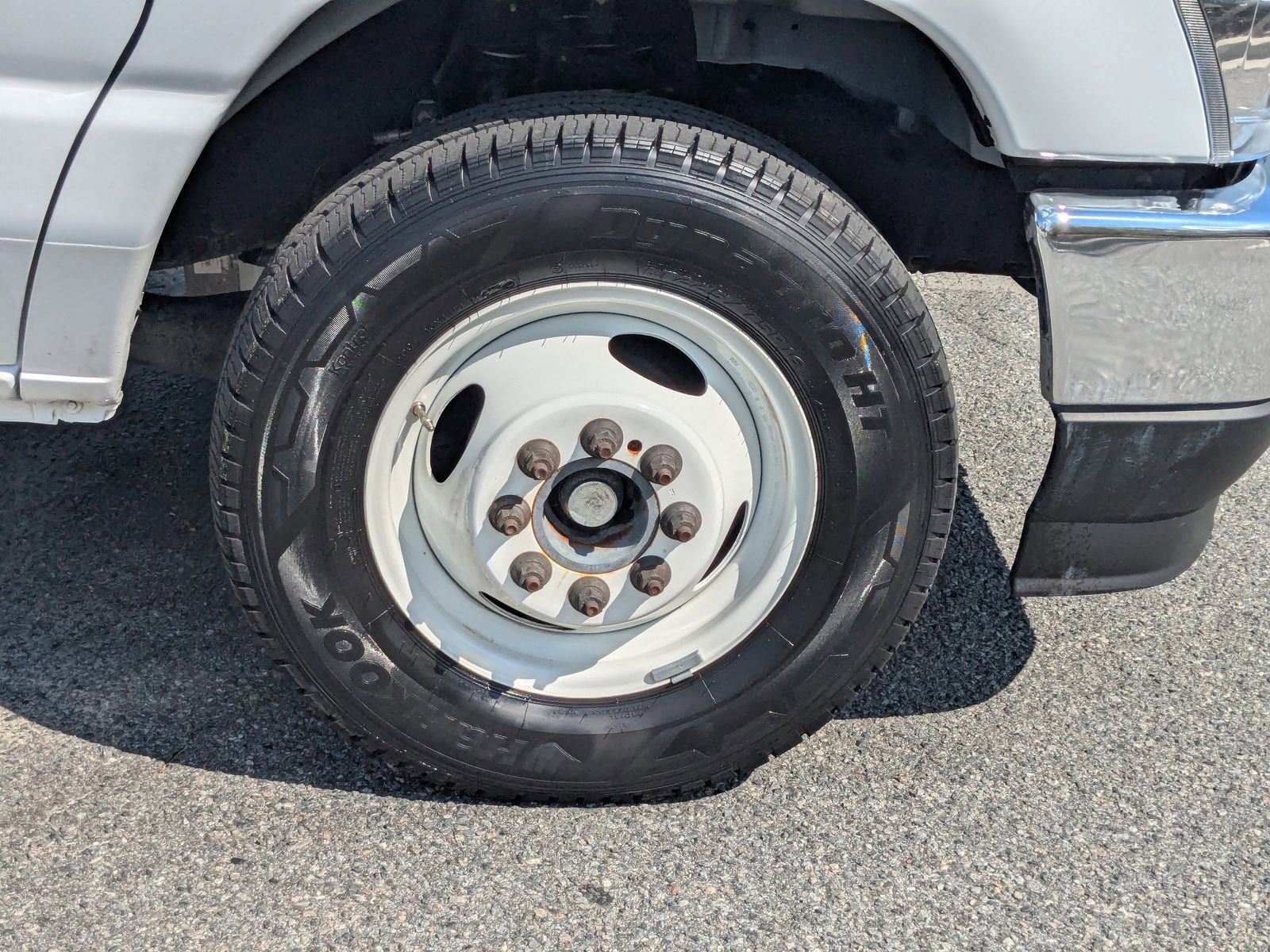 Certified 2024 Ford E-350 and Econoline 350 Super Duty w/ Power Windows & Locks Group image 12