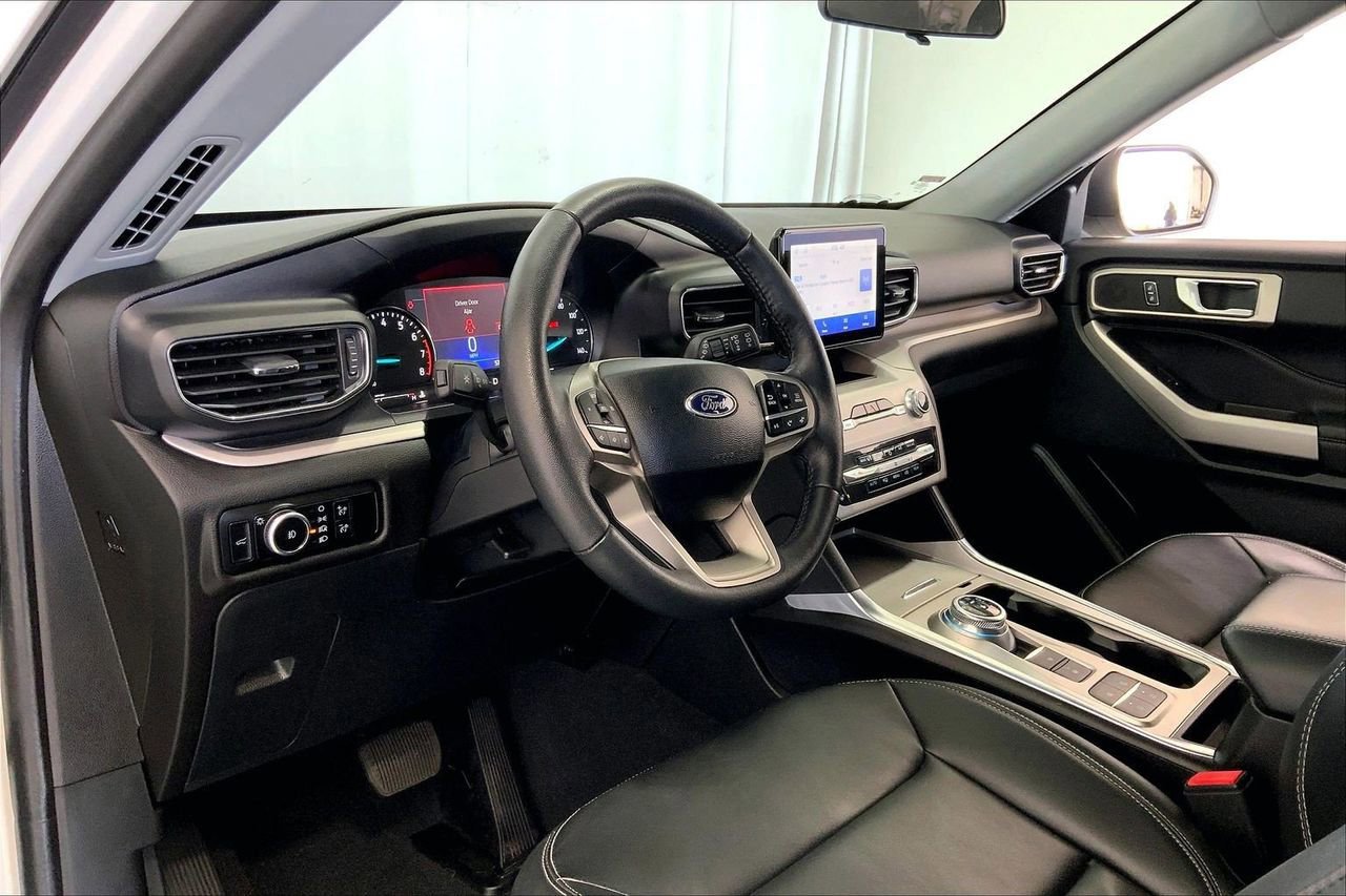 Certified 2024 Ford Explorer XLT w/ Equipment Group 202A image 15