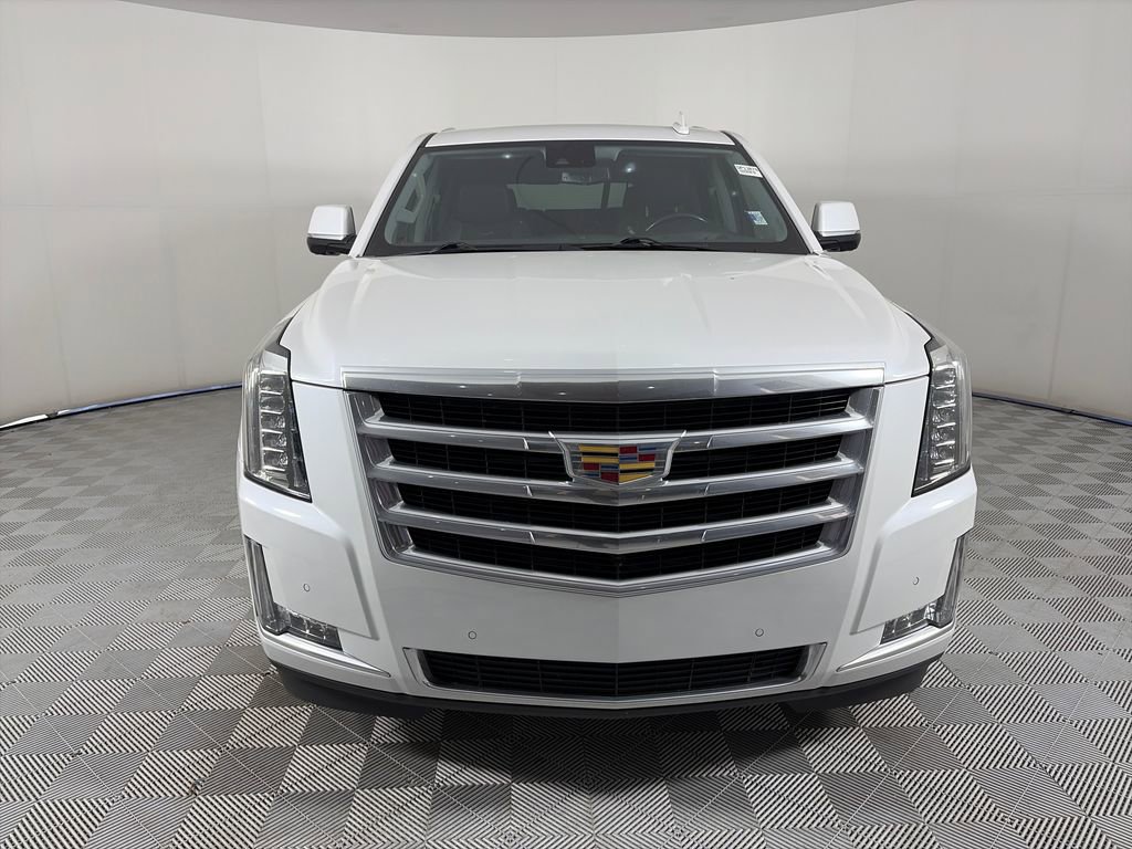 Used 2019 Cadillac Escalade Luxury AWD/4WD image 2