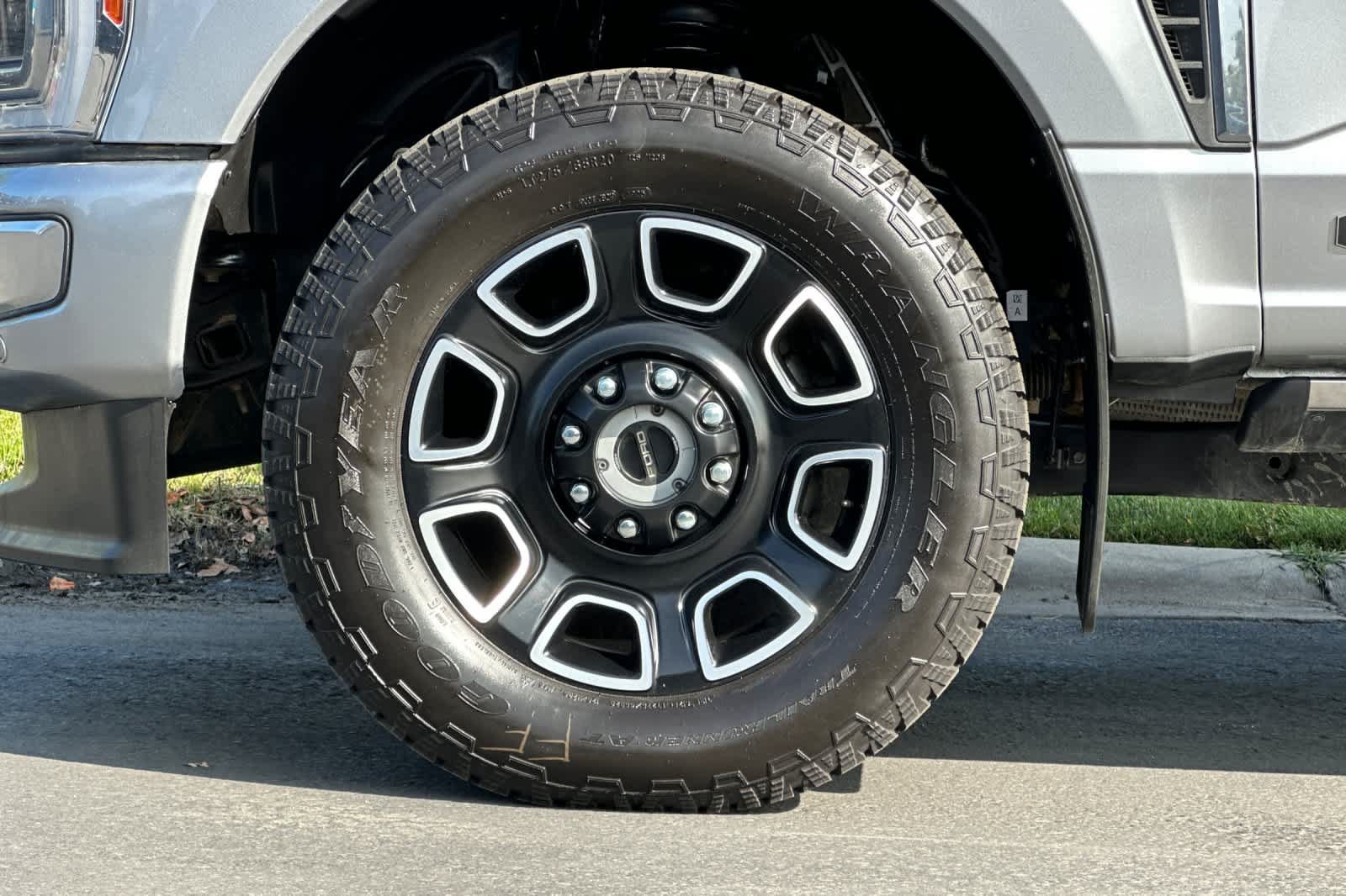 Certified 2023 Ford F350 Platinum AWD/4WD image 25