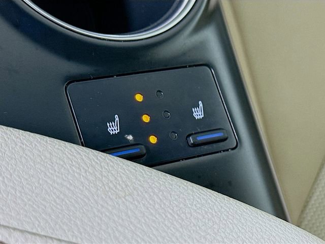 Used 2018 Toyota Camry L image 20